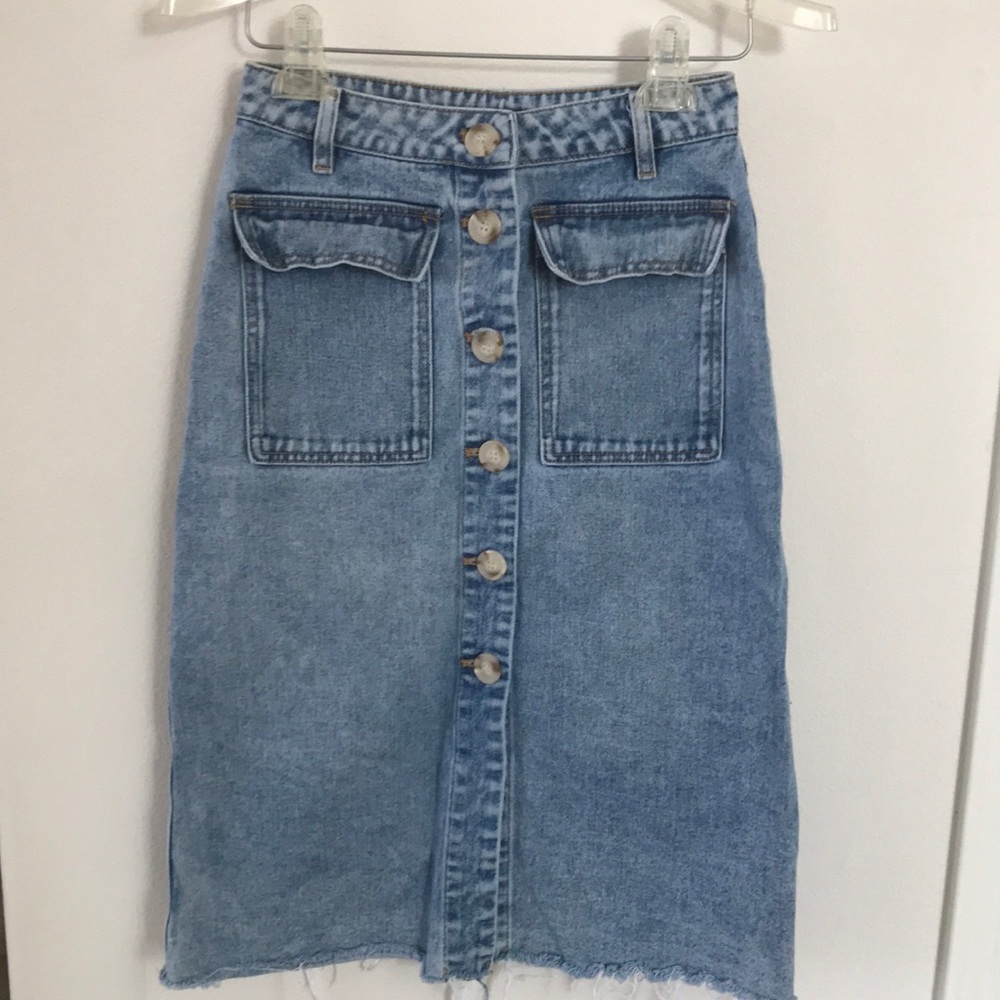 Button down fitted Jean skirt